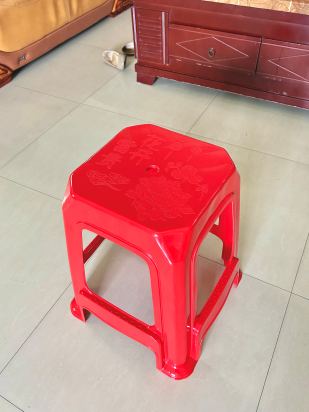 高凳 High Stools