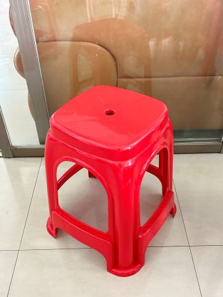 高凳 High Stools