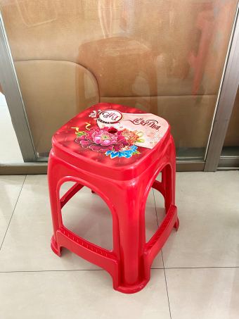 高凳 High Stools
