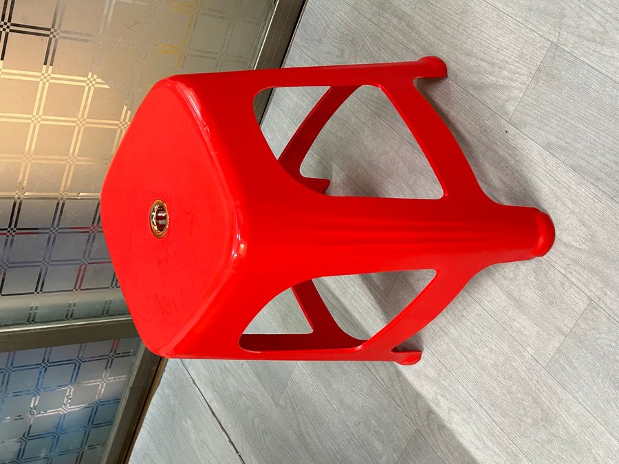 高凳 High Stools