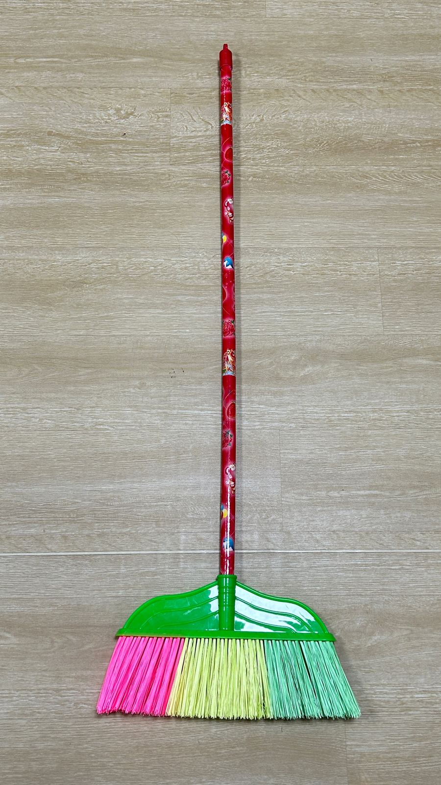大扇形三色扫(含木柄) Large Fan-shaped Tri-color Broom (with Wooden Handle)